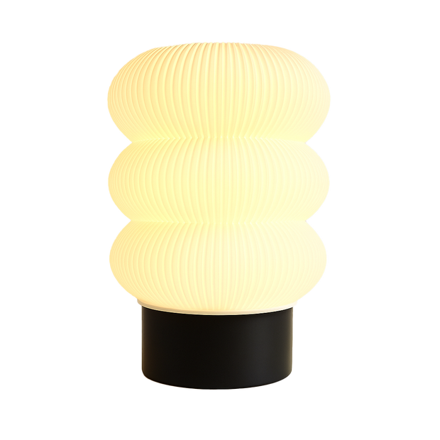 Lámpara KLÉIA de mesa apagada, diseño escultórico impreso en 3D, color blanco marfil con base negra, estilo contemporáneo