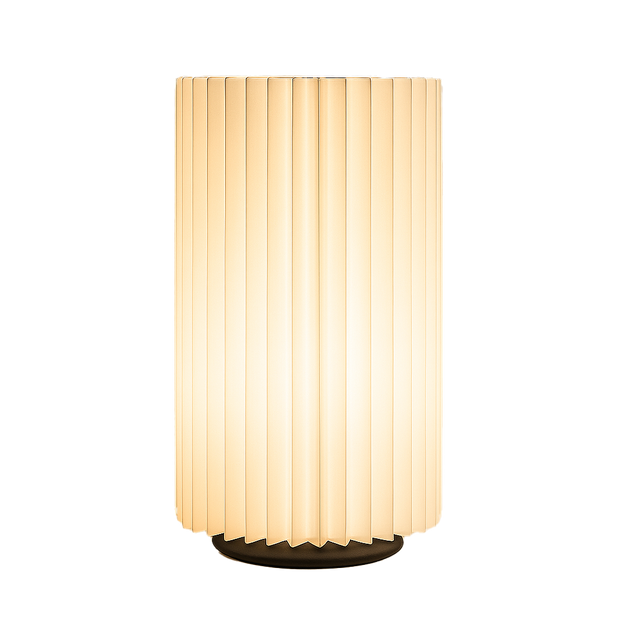 Lámpara SYLPHÍA encendida, diseño cilíndrico acanalado en 3D, luz cálida ambiental, color blanco, marca ARKHITA