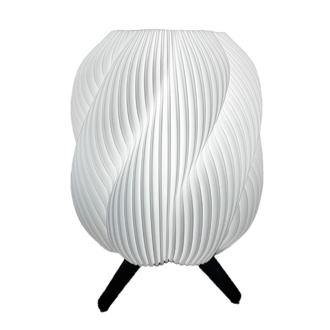 Lámpara GALÉA negra encendida, luz cálida, diseño orgánico minimalista en impresión 3D con PLA ecológico