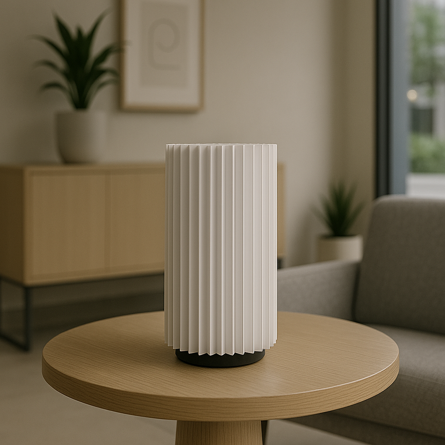 Lámpara SYLPHÍA en salón moderno, diseño cilíndrico acanalado que aporta luz cálida y estilo minimalista
