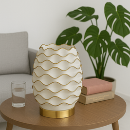 Lámpara THALÍA Oro en salón elegante, diseño orgánico con acabados dorados que aporta luz cálida y sofisticación